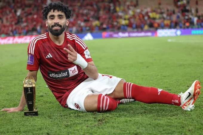 الأهلي يتمسك بمروان عطية ويرفض بيعه بثلاثة  ملايين دولار.. وأكرم توفيق  يقترب من الرحيل
